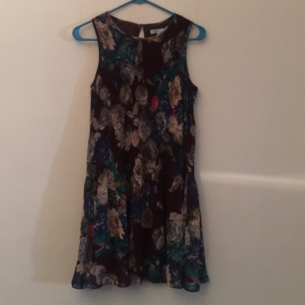 Burgundy floral pattern dress size S